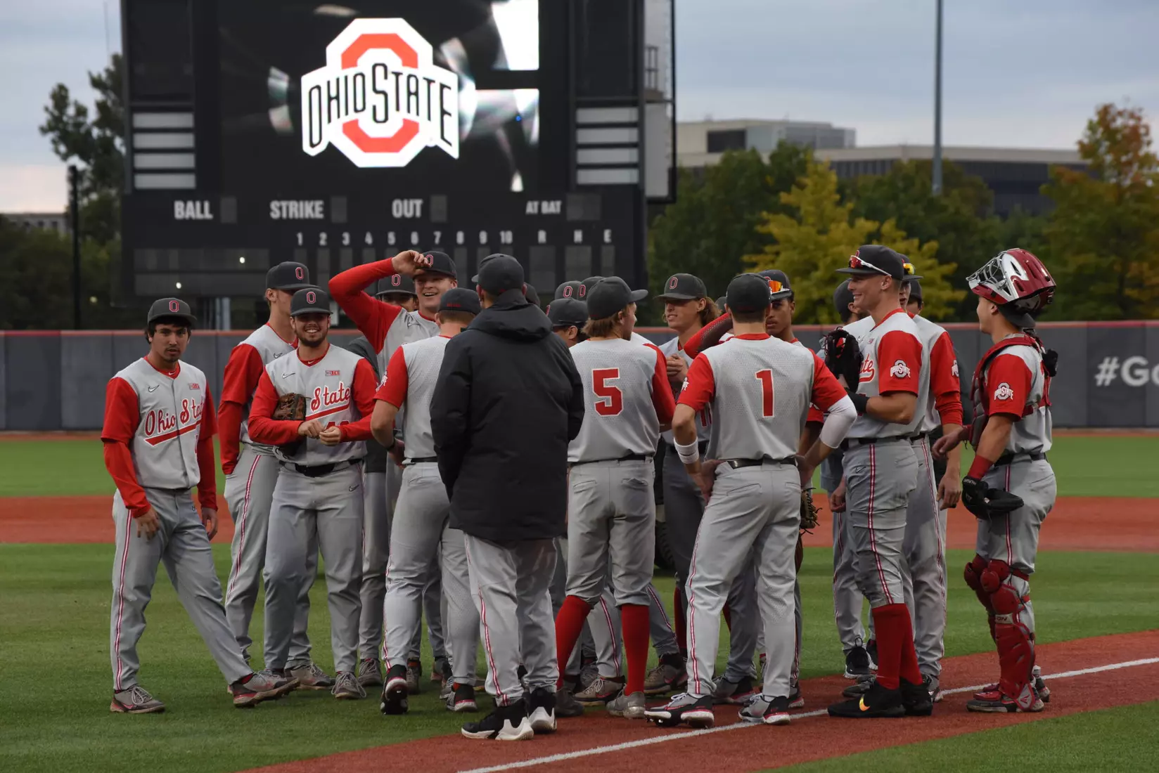 Gray Staves Off Scarlet, Wins 7-6 And Takes Series