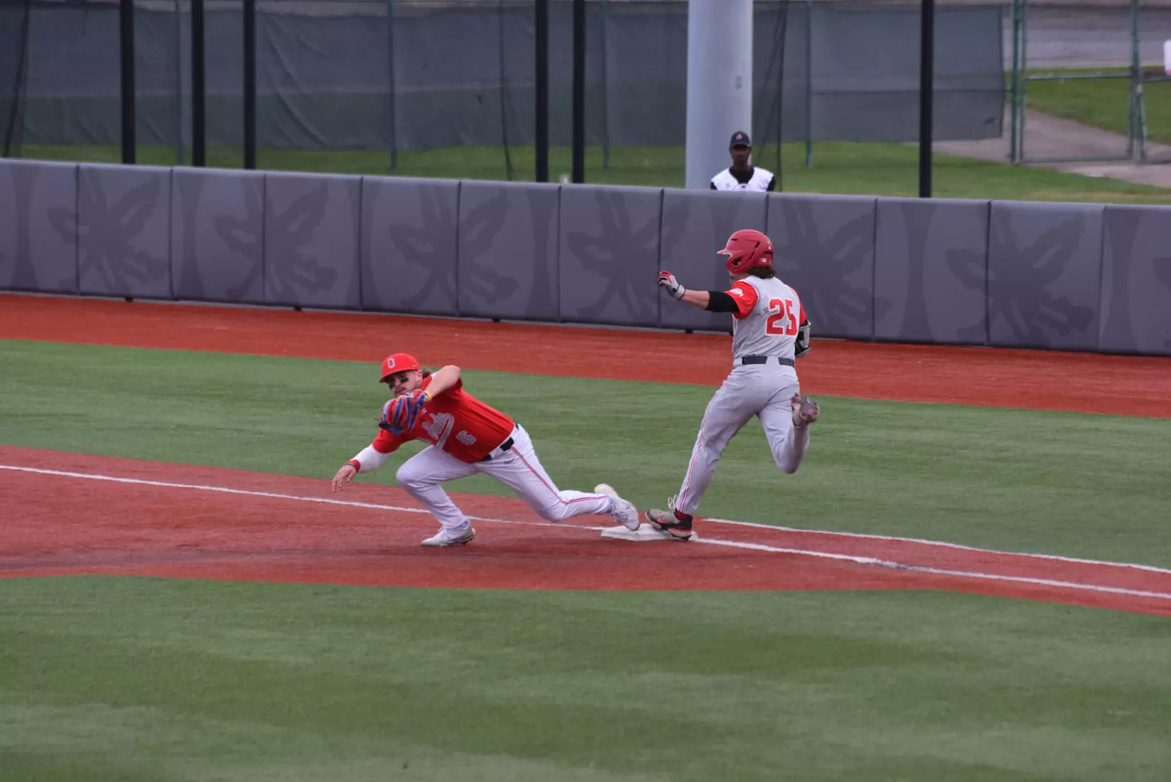 Gray Staves Off Scarlet, Wins 7-6 And Takes Series