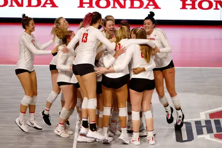 Buckeyes Move Up to Sixth in AVCA Poll