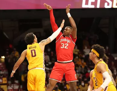 Liddell, Buckeyes Take Down Minnesota in the Barn