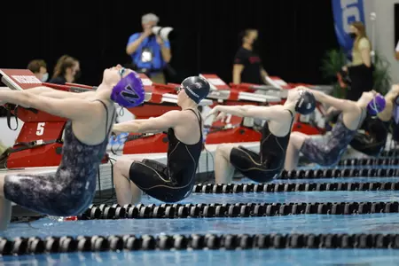 Ten Buckeyes Race at Women’s Last Chance Meet
