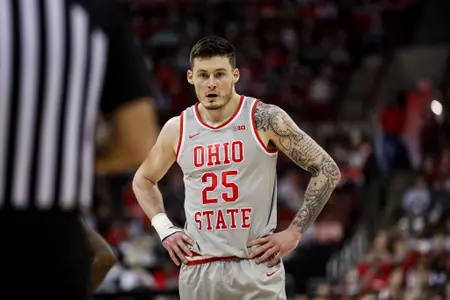 Buckeyes Lose Pace in 75-62 Setback to Iowa
