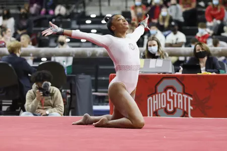 Edwards, Harris Tabbed B1G Gymnasts to Watch