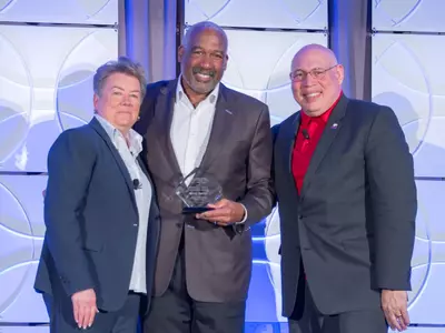 Gene Smith Receives David Williams II Leadership Award