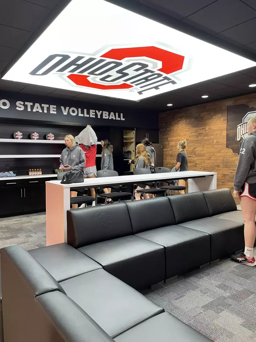 Women’s Volleyball Unveils New Locker Room