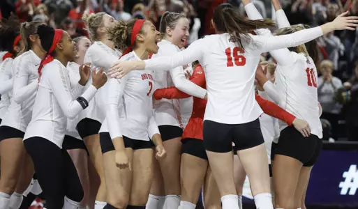 Ohio State Sweeps Northwestern in Evanston on Friday Night