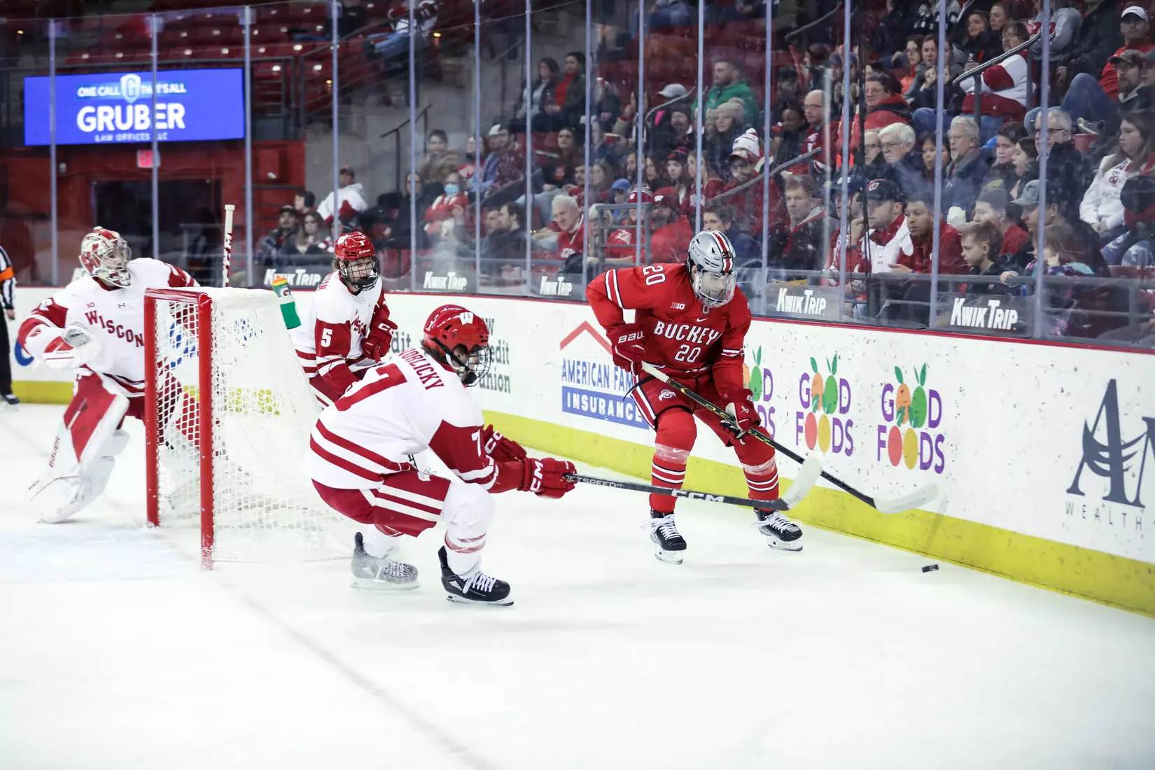 No. 7/8 Buckeyes Drop Game at Wisconsin, 4-0