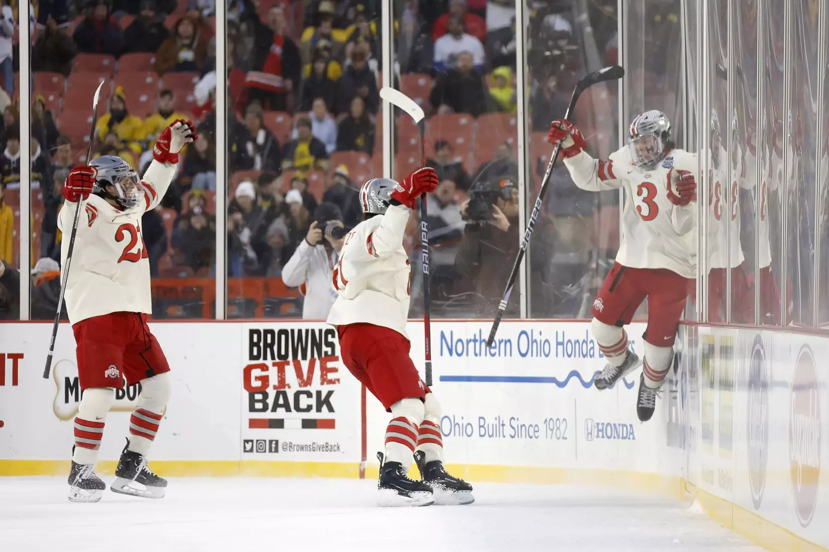 Cole McWard Signs with Vancouver Canucks