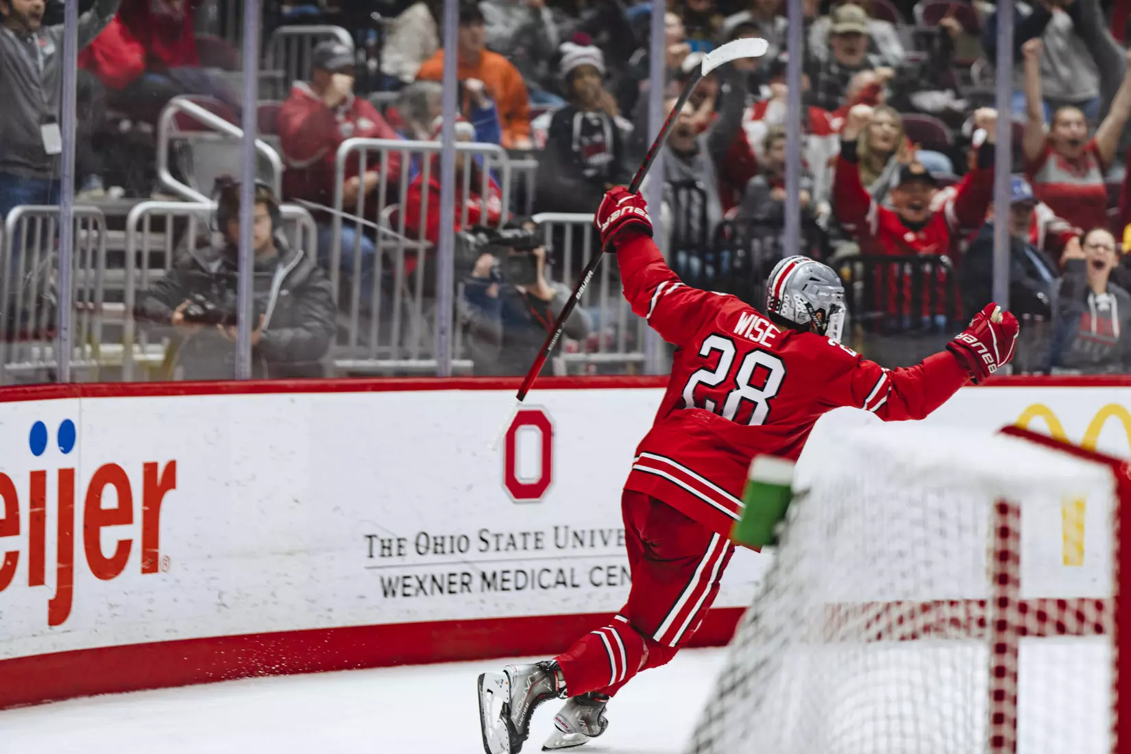 Wise Signs with AHL Charlotte Checkers