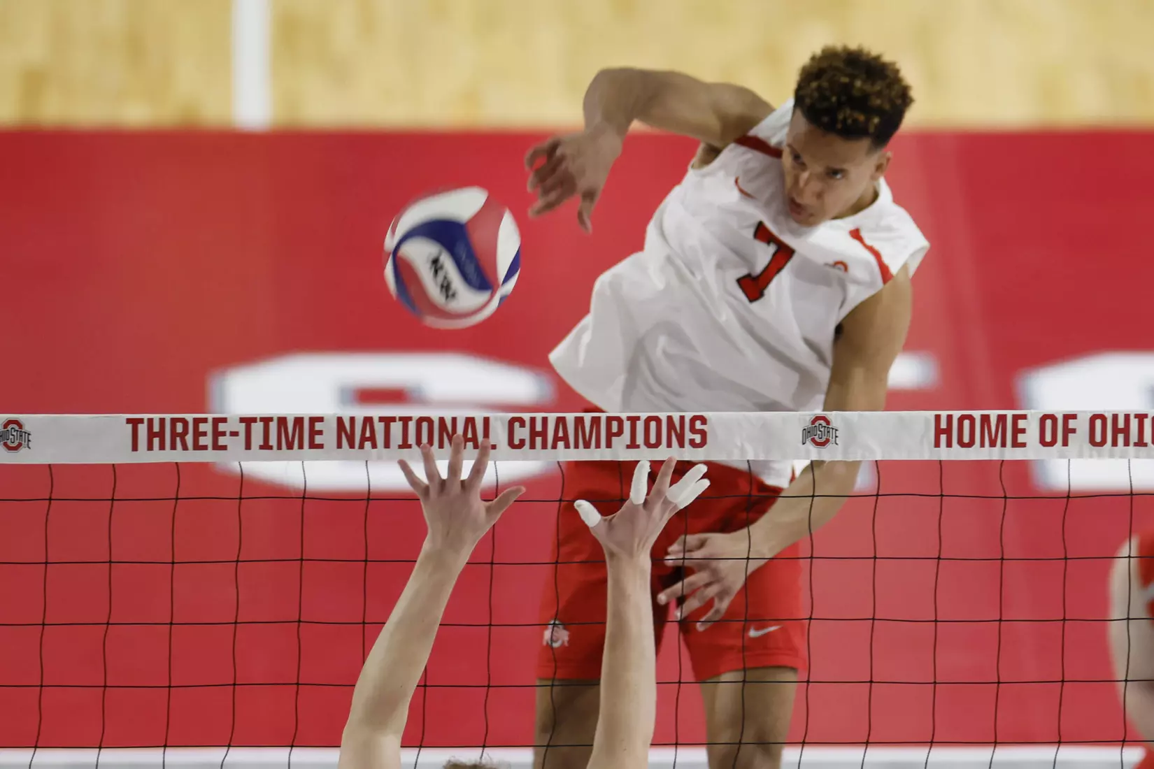 Pasteur Reaches 1,000 Career Kills in 3-0 Sweep of Mastodons