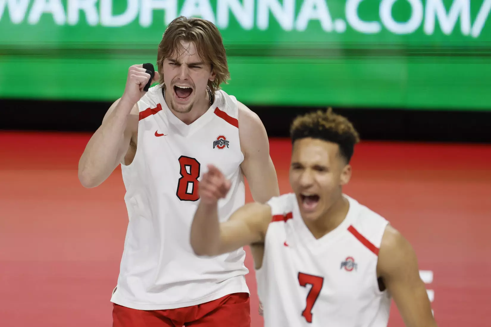 Pasteur Reaches 1,000 Career Kills in 3-0 Sweep of Mastodons