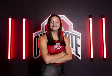 Tess Thompson Earns NCAA Rowing Elite 90 Award