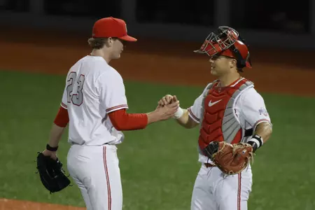 Baseball Wins Series Finale at Iowa