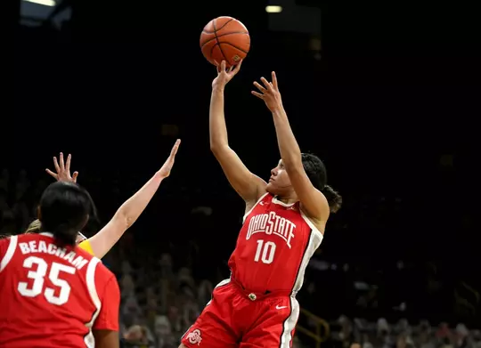 Ohio State Buckeyes guard Braxtin Miller (10) pulls up for a shot against the Iowa Hawkeyes Wednesday, January 13, 2021 at Carver-Hawkeye Arena. (Brian Ray/hawkeyesports.com)
