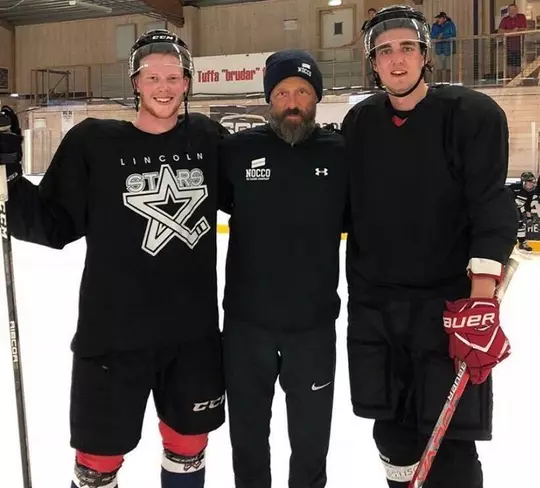 hockey players posing