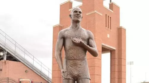 Jesse Owens Statue