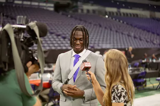 Marvin being interviewed by reporter