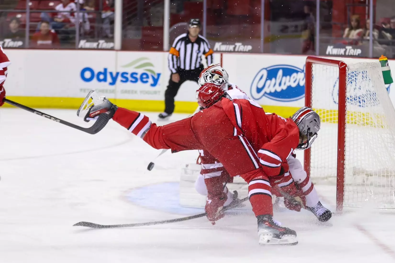 Men's hockey at Wisconsin (10/18/2024)
