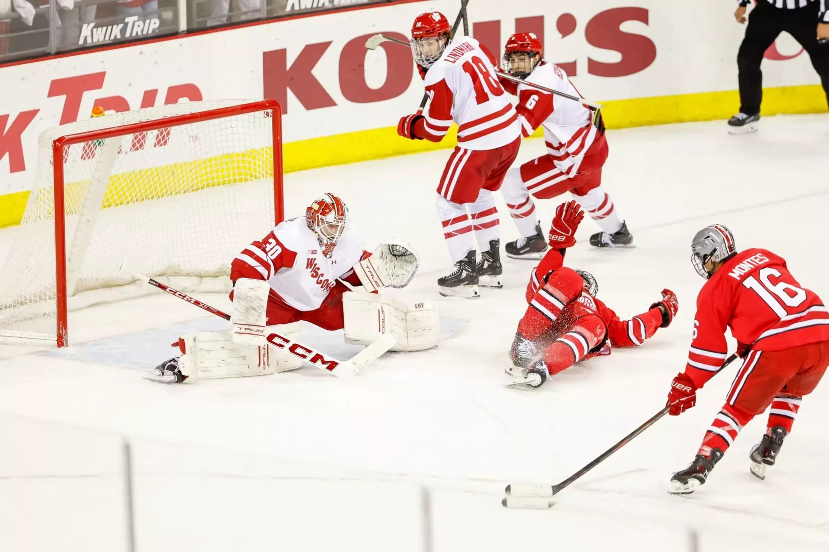 Men's hockey at Wisconsin (10/18/2024)