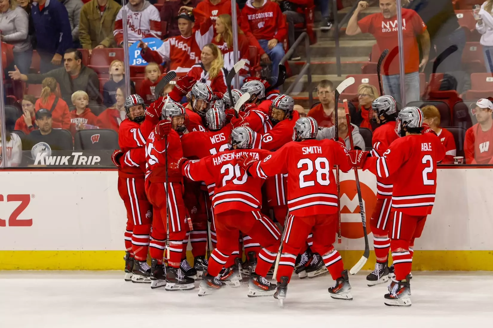 Men's hockey at Wisconsin (10/18/2024)
