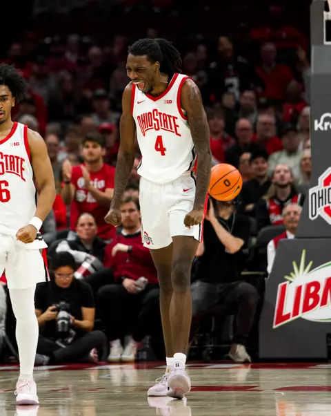 Mens basketball player shot