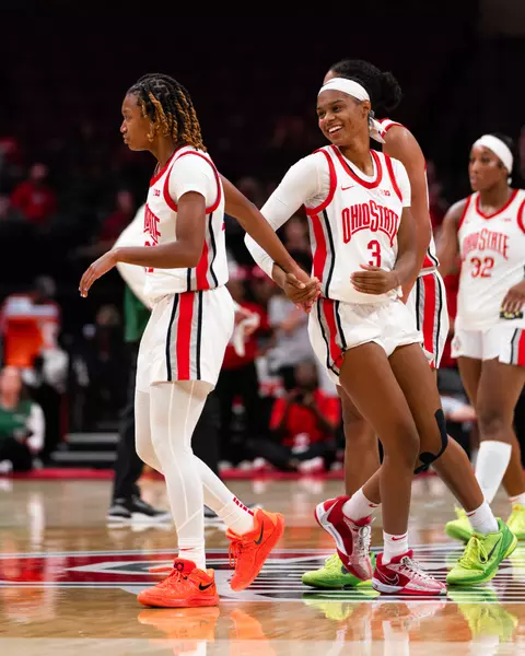 Womens basketball team pic