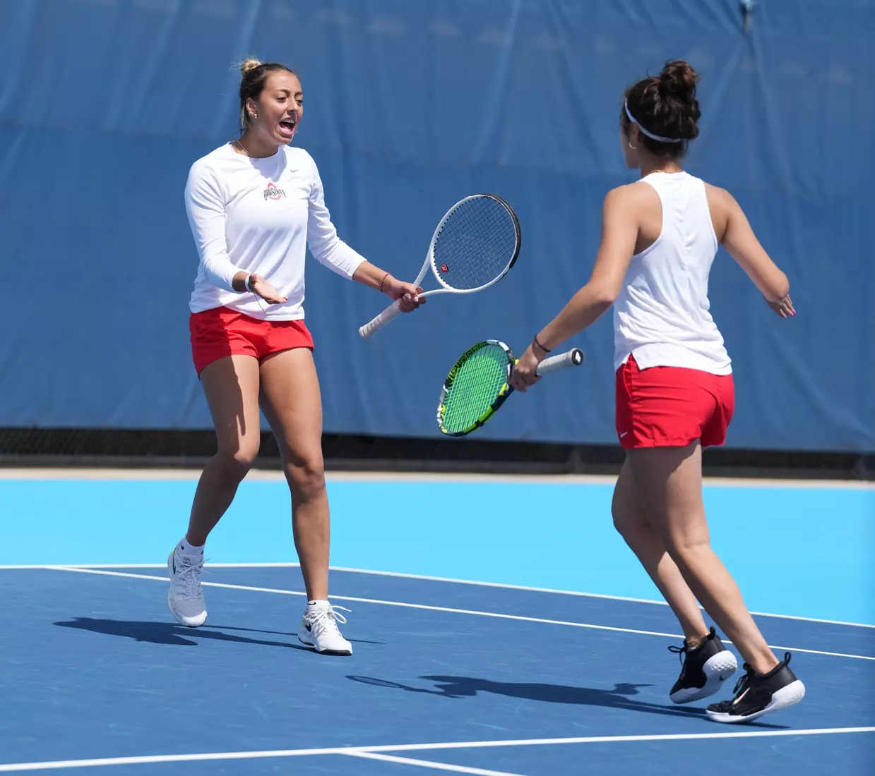 Women's tennis defeats Penn State 4-1 in the Big Ten Tournament quarterfinals