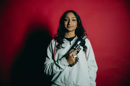 Riya Salian posed photo