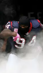 Antonio Smith and the Texans are off to a 3-0 start.