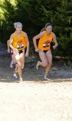 Natalja Piliusina and Victoria Fratczak