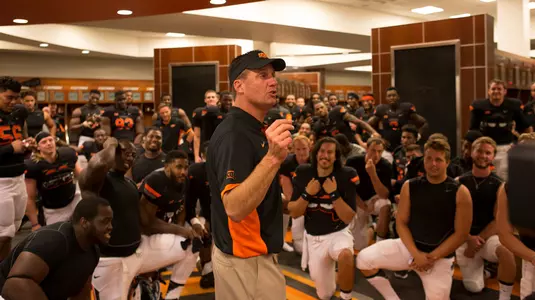 Gundy in locker room 2015