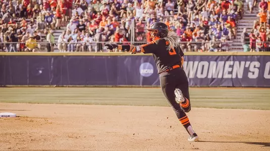 Samantha Show HR vs. Florida - WCWS