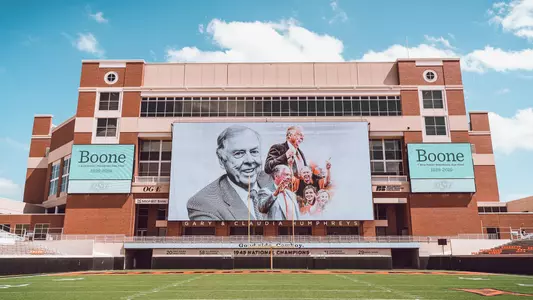 Boone Pickens on Video Board