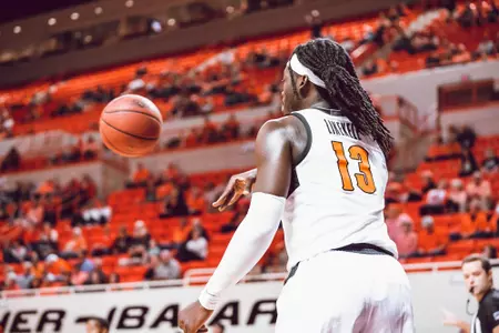 Isaac Likekele passes ball