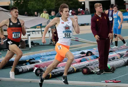 Garrett Calhoun at 2019 West Regional