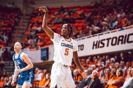 Caleb Asberry watches shot in UTA game