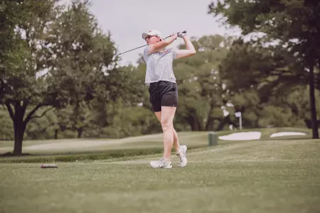 Lianna Bailey Tees Off For Practice Round