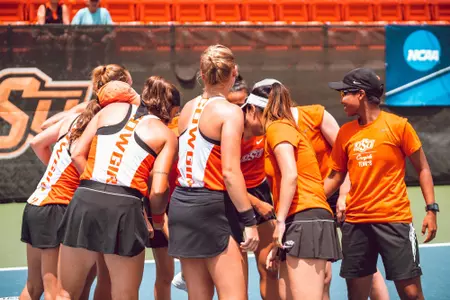 Women's Tennis Huddle