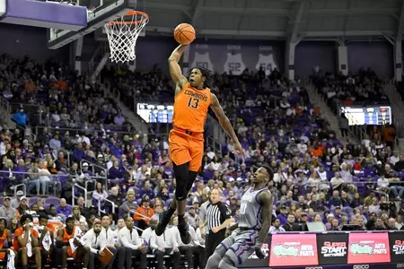 Quion Williams Dunks Ball At TCU