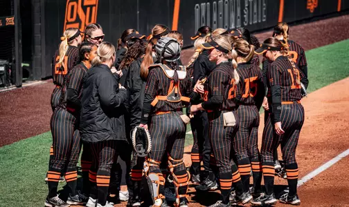 Cowgirl Softball Huddle