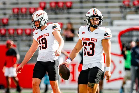 Zeke Zaragoza and Alex Hale Pregame warmups at Houston 2023