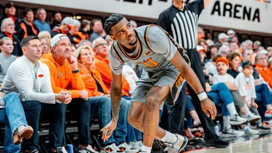 Jaylen Curry watches his shot