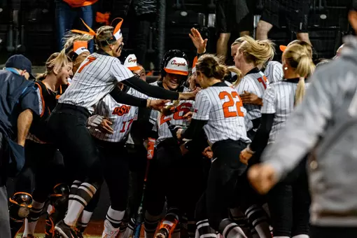 Rosie Davis walk-off home run