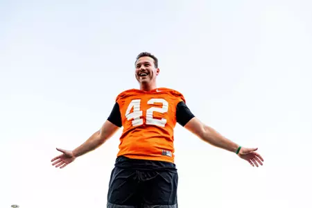 Long Snapper Caden Yates