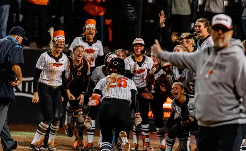 Rosie Davis Walk-off against Nebraska