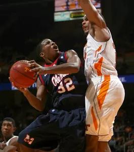 Jarvis Summers (AP photo)