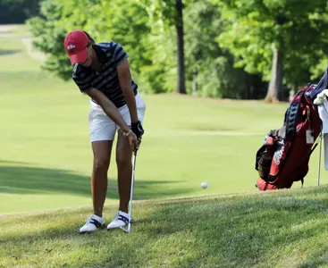 Alison Hovattter fired a career-low 69 to open action at the Tar Heel Invitational.