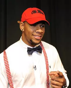 Robert Nkemdiche (AP photo/David Tulis)