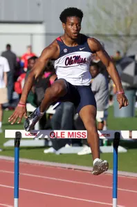 Dante Oliver (photo by Joshua McCoy)