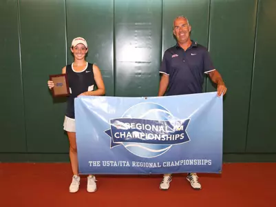 Julia Jones (Photo by Kelly Price)